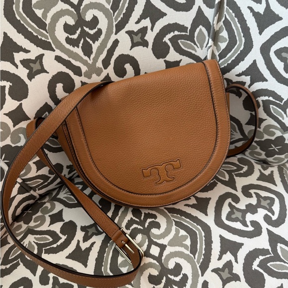 Tory Burch Brown Leather Crossbody Saddlebag. - Picture 2 of 7